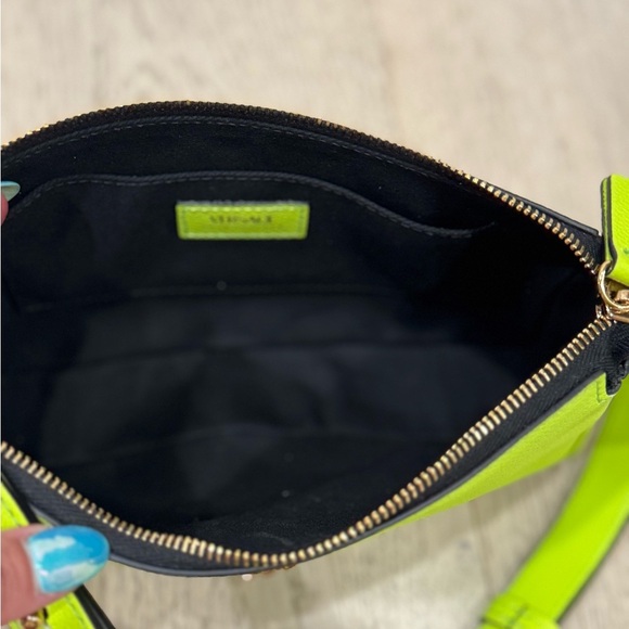 Versace La Medusa Calf Skin Green Pebbled Leather Shoulder Small Bag New NWT - Picture 14 of 15